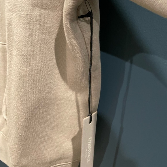 Essential Fear of God Sweatshirt - Picture 3 of 5